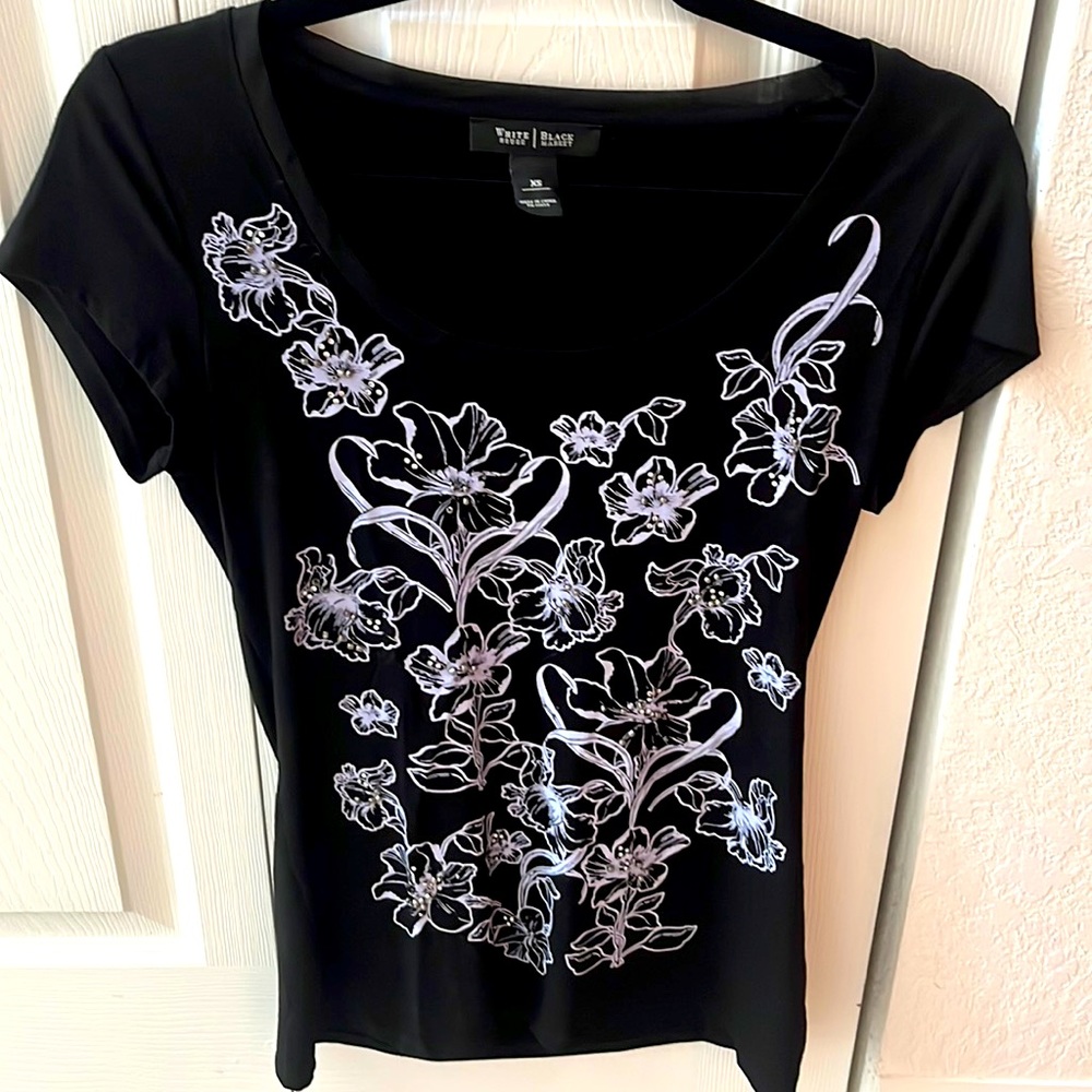 Women’s floral t-shirt